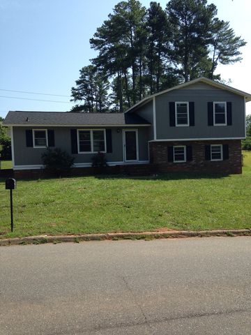 219 Georgetown Rd, Easley, SC 29640-3939