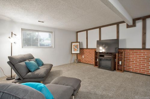 6917 Spruce Dr, Englewood CO 80112-1229 exterior