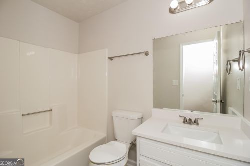 7190 Nunn Woods Way, Fairburn GA  30213-3137 exterior