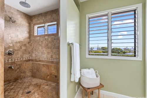 4933 Waa St, Honolulu HI  96821-1445 exterior