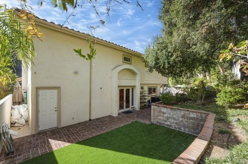 1360 Greenbriar Rd, Glendale CA  91207-1254 exterior