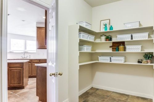 4406 Carlton Dr, Garland TX 75043-7299 exterior