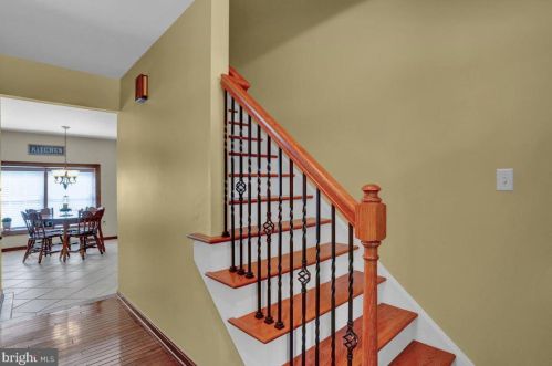 202 Suncrest Rd, Lancaster PA  17601-4835 exterior