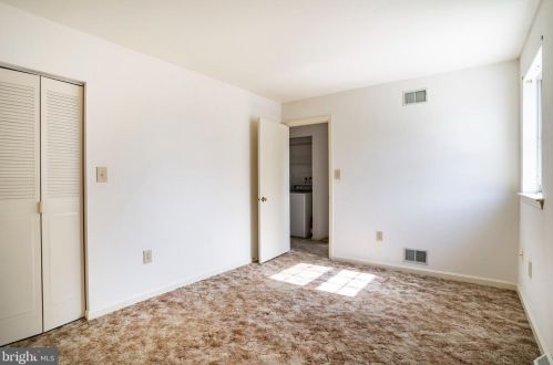 402 Coreopsis Dr, Lancaster PA  17602-1143 exterior