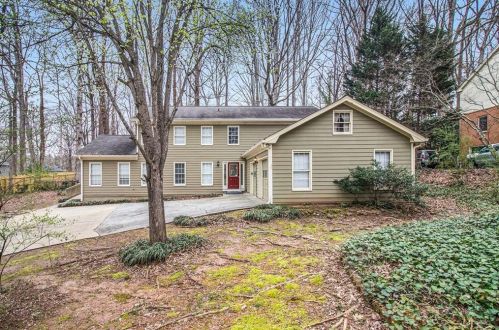 3575 Summie Dr, Lilburn, GA 30047-2047