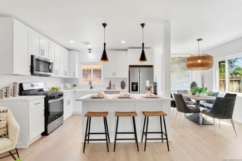 6630 Montclair Dr, Riverside CA  92504-1838 exterior