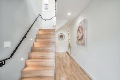 260 Girard St, San Francisco CA 94134-2110 exterior