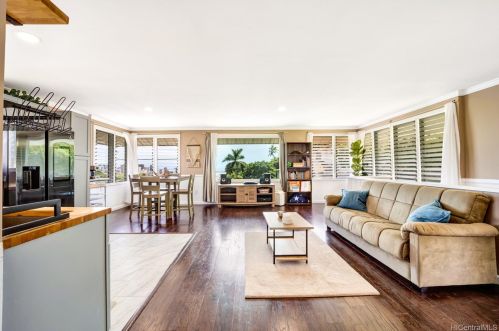 805 Alewa Dr, Honolulu HI  96817-1535 exterior