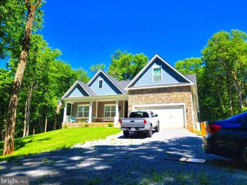 399 Nimitz Ln, Hedgesville, WV 25427-4383