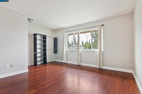 1512 Parkwood Pl, Concord CA  94521-2201 exterior