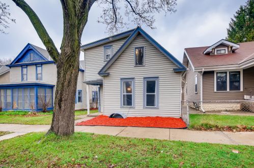 1007 3rd St, Saint Paul MN  55112-7300 exterior