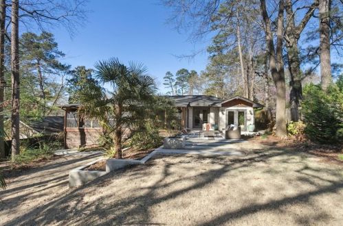 1615 Fama Dr, Atlanta GA  30329-3311 exterior