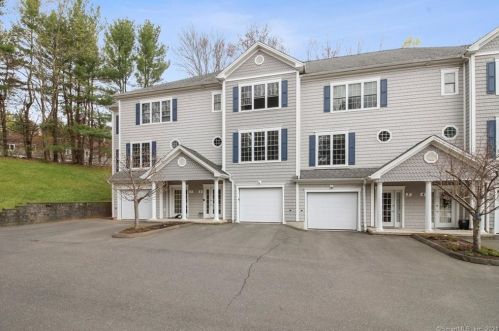 2 Partridge Ln, Farmington, CT 06032-3418
