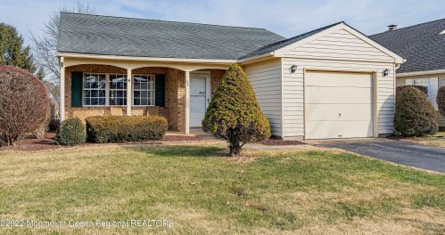 26 Edgeware Pl, Lakehurst, NJ 08759-6802