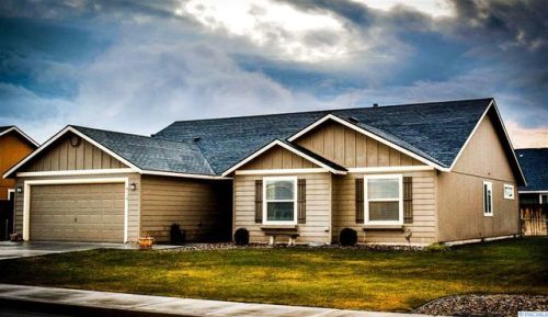 6110 Westport Ln, Pasco, WA 99301-7801