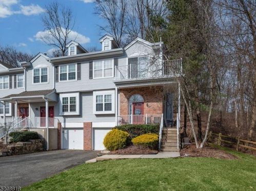 82 Brookside Ln, Mount Arlington, NJ 07856-1349