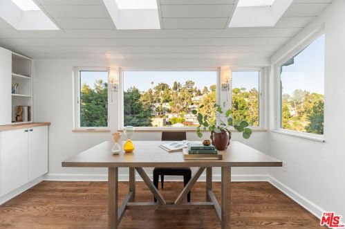 1520 Columbia Dr, Glendale CA  91205-3508 exterior