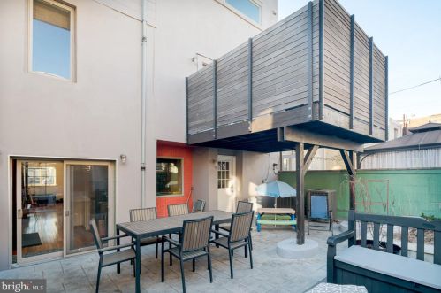 1313 11 St, Philadelphia PA 19147-5601 exterior