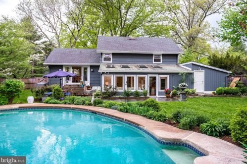 17 Leavitt Ln, Princeton NJ  08540-3921 exterior