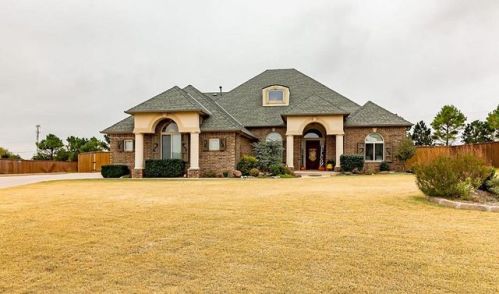 231 Brandon Cir, Washington, OK 73093-1005