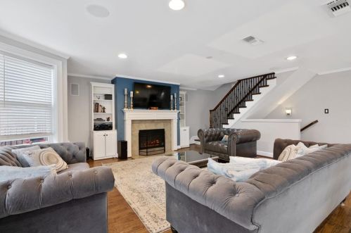 1301 Virginia Pl, Fort Worth TX  76107-2436 exterior