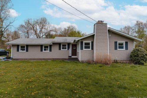 16 Paugussett Rd, Sandy Hook CT  06482-1557 exterior