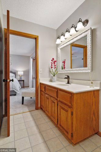 12038 Gantry Ln, Saint Paul MN  55124-6286 exterior