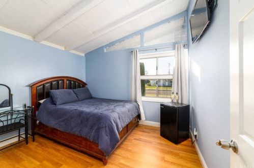 1325 Sandalwood Ave, Anaheim CA  92805-1642 exterior