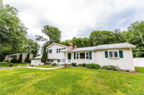 14 Pastors Walk, Upper Stepney, CT 06468-1004