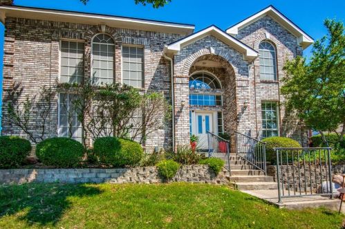 2304 Manchester Ct, Carrollton TX  75006-2637 exterior