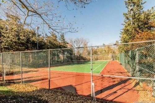 185 Carriage Crossing Ln, Middletown CT  06457-5834 exterior