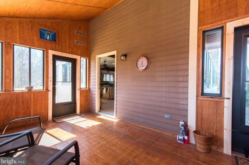 80 Quinn Lea Rd, Harpers Ferry WV 25425-5372 exterior