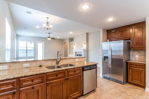 10216 Wood Fern Ct, Conroe TX  77385-7912 exterior