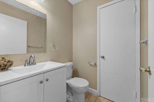 374 Draco Rd, Piscataway, NJ 08854-5471