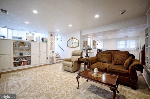 15300 Beaufort Pl, Silver Spring MD  20905-4202 exterior