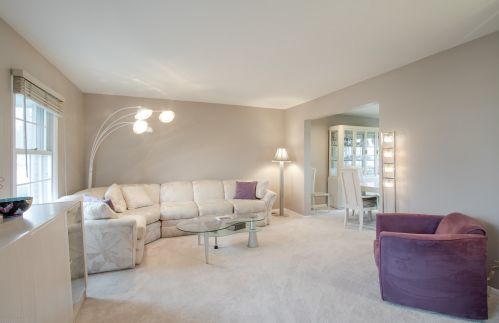 520 Highland Grove Dr, Buffalo Grove, IL 60089-1763