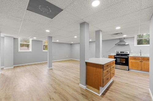 2763 Baker Ridge Dr, Atlanta GA  30318-7258 exterior
