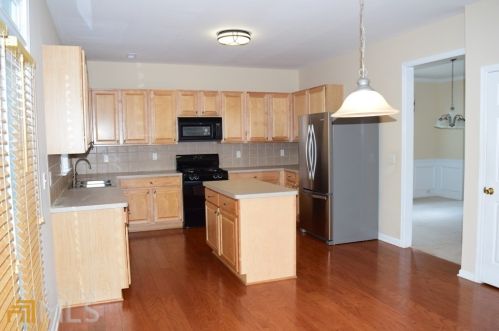 111 Carlisle St, Newnan GA  30263-8700 exterior