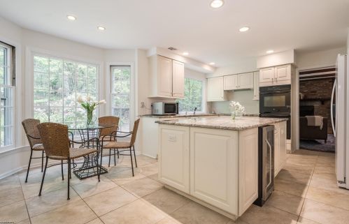 53 Parsonage Lot Rd, Lebanon, NJ 08833-4612