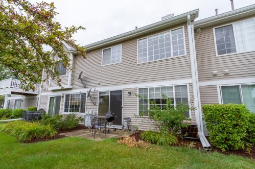 135 President Ct, Carol Stream IL  60188-3078 exterior