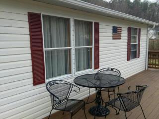3535 Rutrough Rd, Roanoke VA  24014-6333 exterior