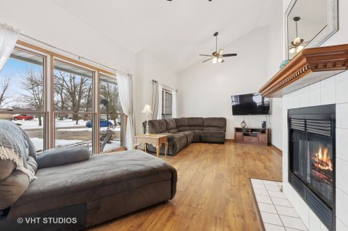 750 Meadowood Ln, Lorenzo, IL 60481-9571