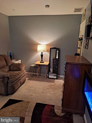 100 Chestnut Ave, Camden NJ  08107-2207 exterior