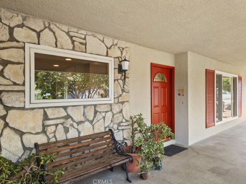 5550 Gloucester Way, Riverside CA  92506-3425 exterior