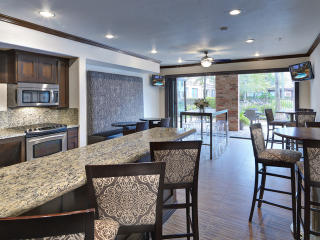 404 Oxford St, Houston TX  77007-2640 exterior