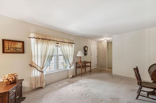 2210 Ben Clare Dr, Fenton, MO 63026-2279