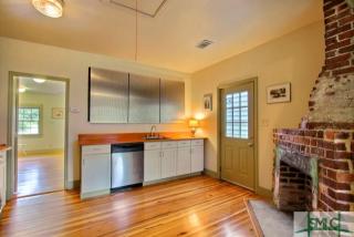 552 Jones St, Savannah GA  31401-3148 exterior
