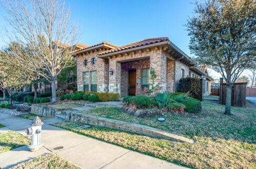 104 Concho Dr, Irving TX  75039-3328 exterior