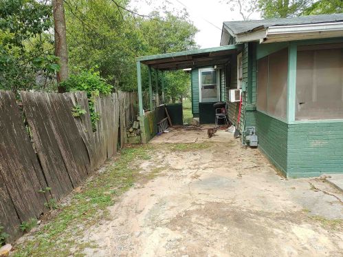 429 Arnold St, Barnesville, GA 30204-1102