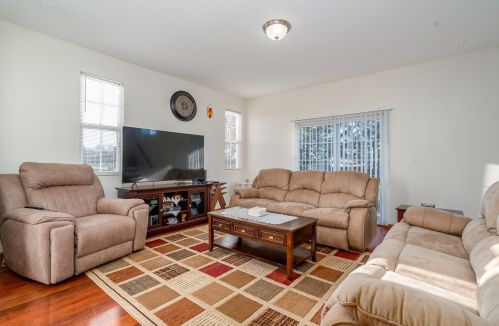 1057 Clover Dr, Minooka, IL 60447-8262